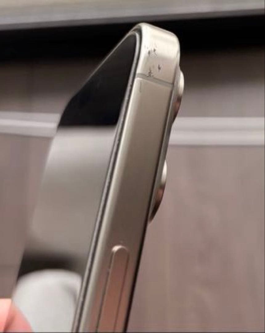 iPhone 15 Pro 256GB ナチュラルチタニウム（箱、付属品あり）