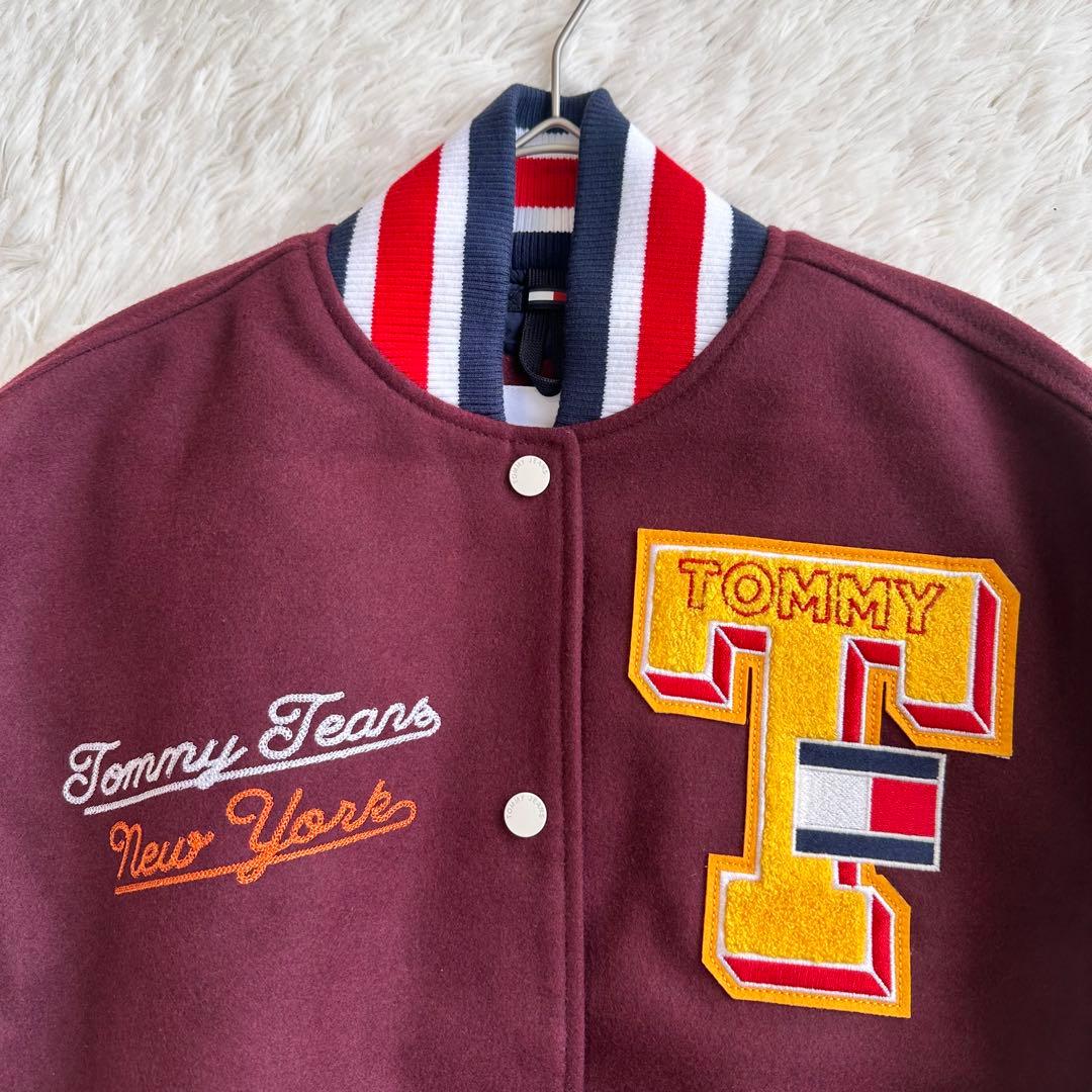 トミー ジーンズ レターマンジャケット スタジャン ブルゾン 刺繍 ワッペン