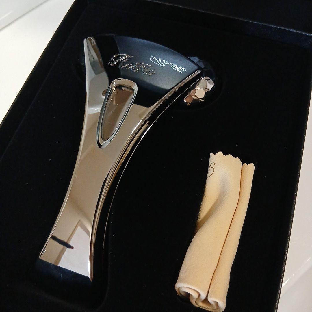 フェイスマッサージャー シルバー