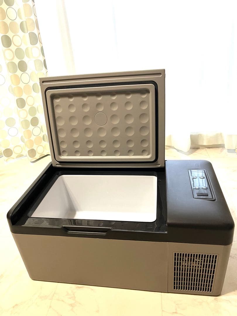 ま*を様 LIVZA ポータブル冷蔵庫　15L 車載