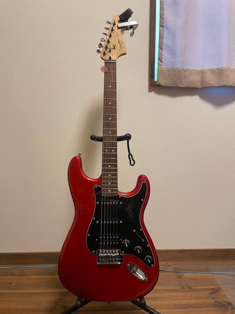 Squier Stratocaster ギター