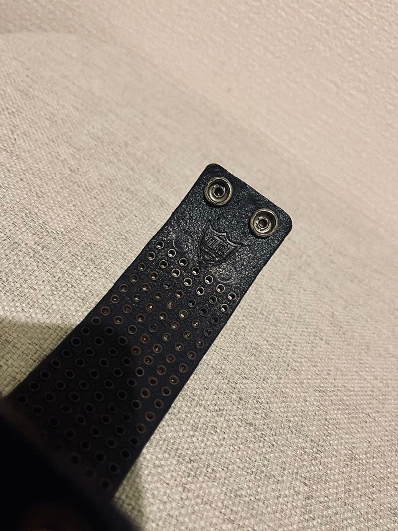 HYDE着 同型同色 HTC 本革 スタッズ レザー ブレスレット 美品
