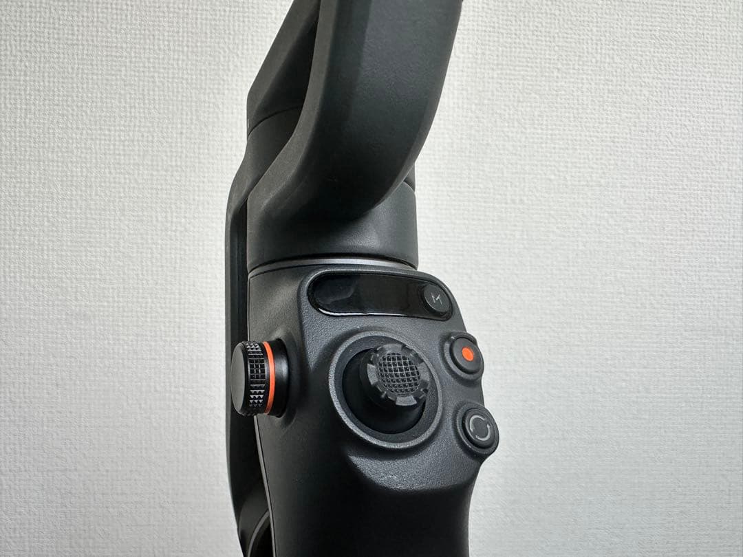 DJI Osmo Mobile 6（スマホ用ジンバル）