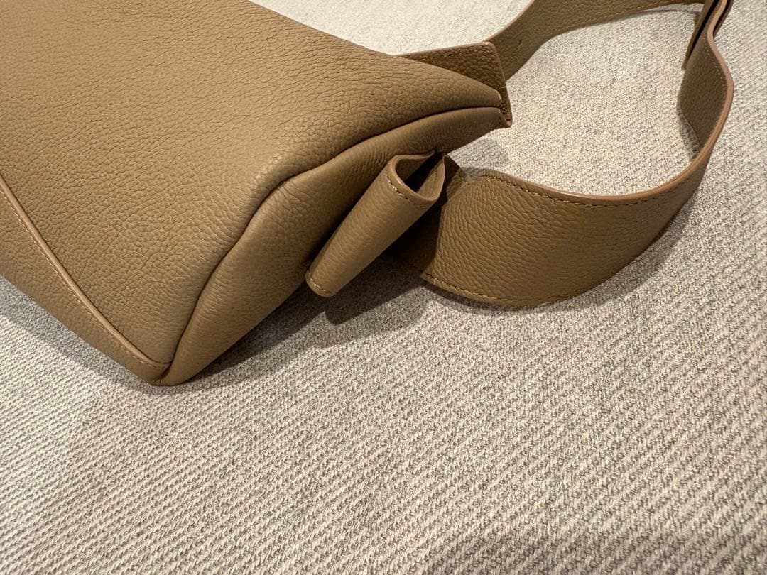 Rabeanco ラビアンコ　クロスボディバッグ　ベージュ