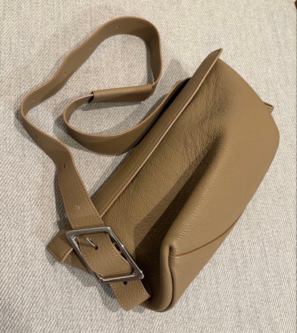 Rabeanco ラビアンコ　クロスボディバッグ　ベージュ