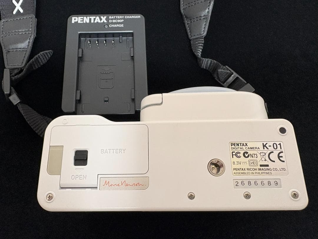 PENTAX K-01 デジタル一眼カメラ レンズ３本セット ホワイト