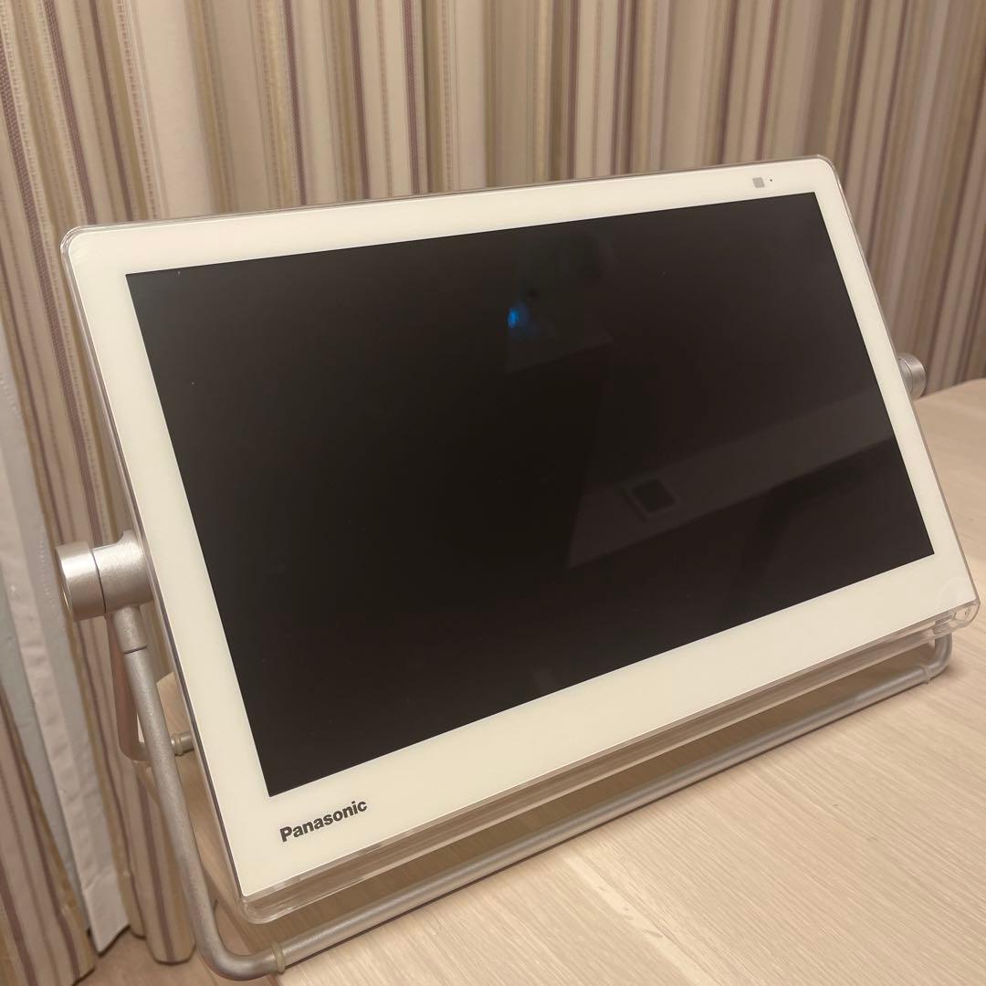 パナソニックVIERA UN-15TD7-W 15インチ ブルーレイプレーヤー