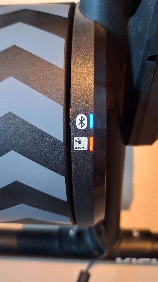 【送料無料】Wahoo Kickr Core スマートローラー 2020年