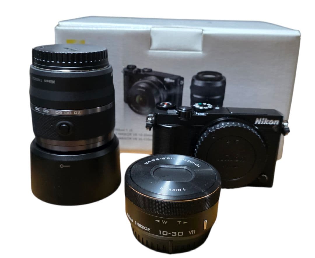 ショット数少なめ　Nikon1 J5 ダブルズームキッド　ニコン1 J5