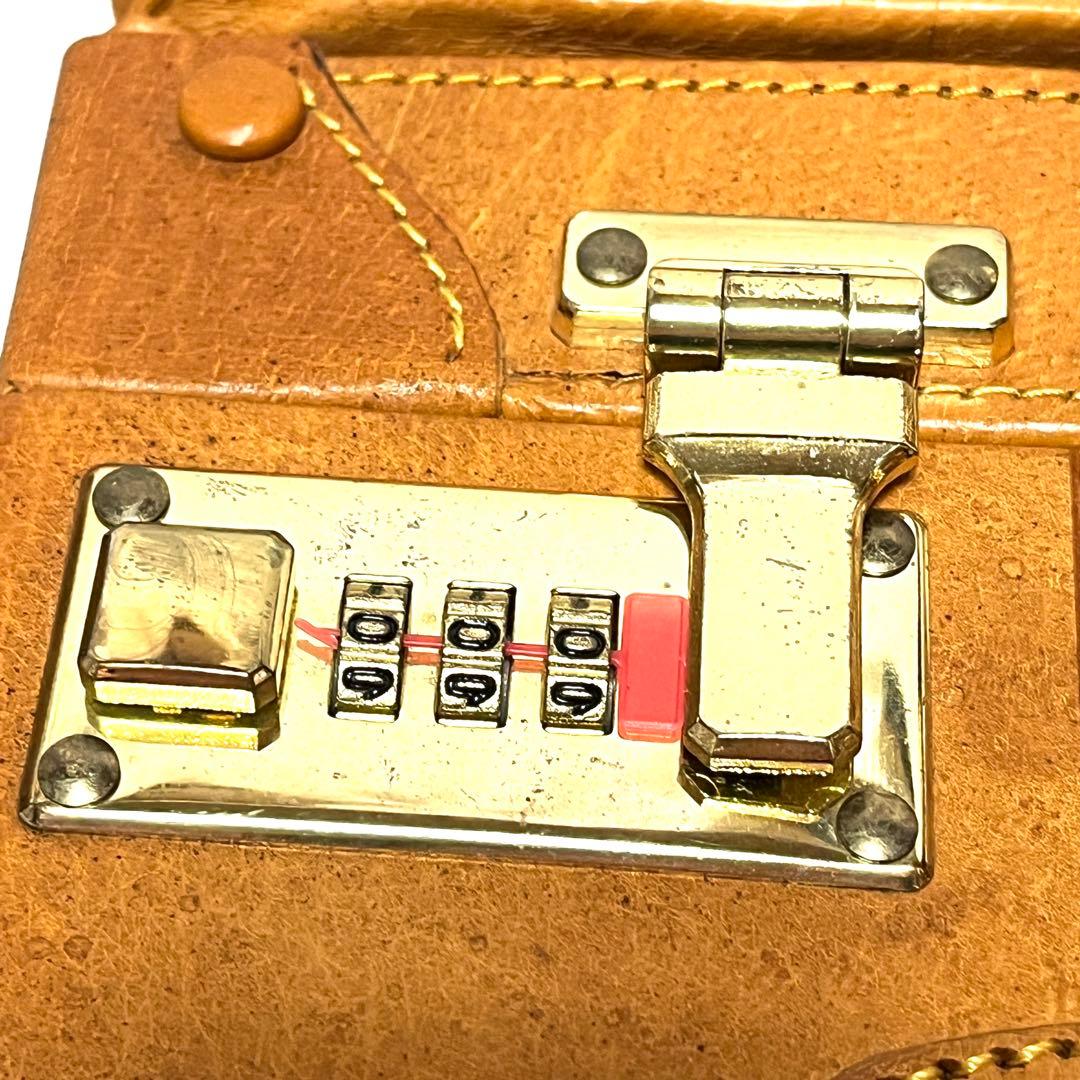 ★美品★LEAVES リーブス★レザートランク★豚革★本革★ショルダーバッグ★