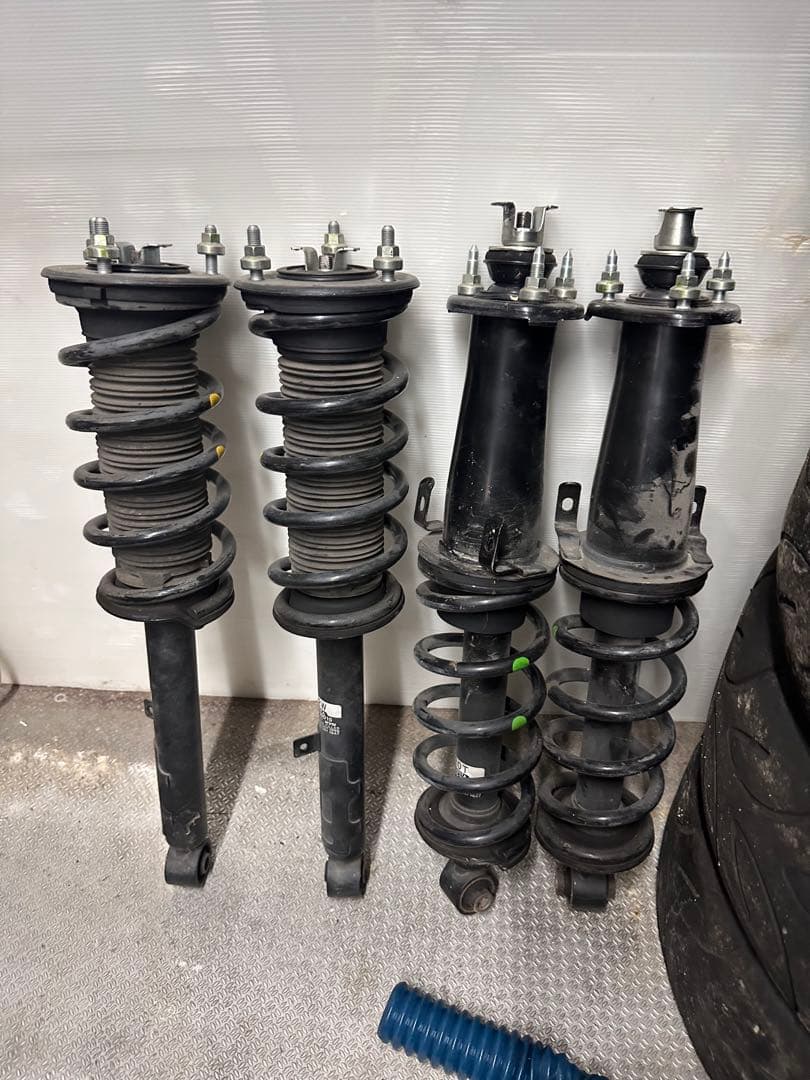 21クラウン純正サスペンション