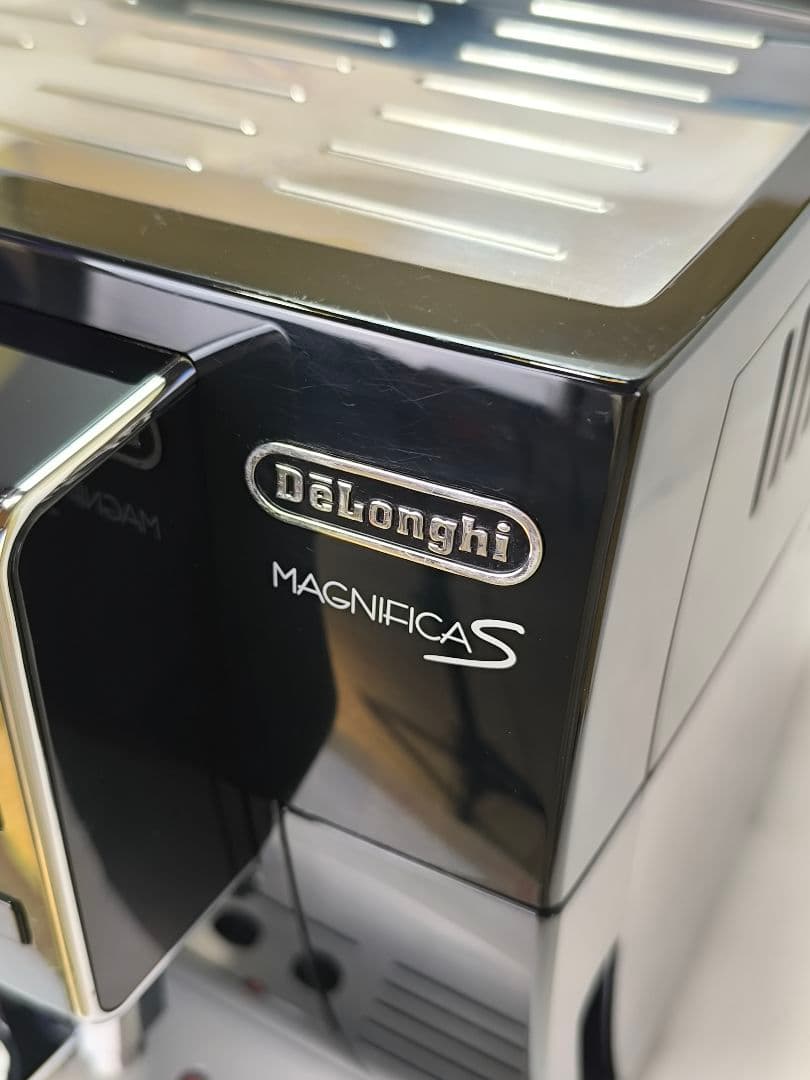 デロンギマグニフィカS コンパクト全自動コーヒーマシン ECAM23120BN4