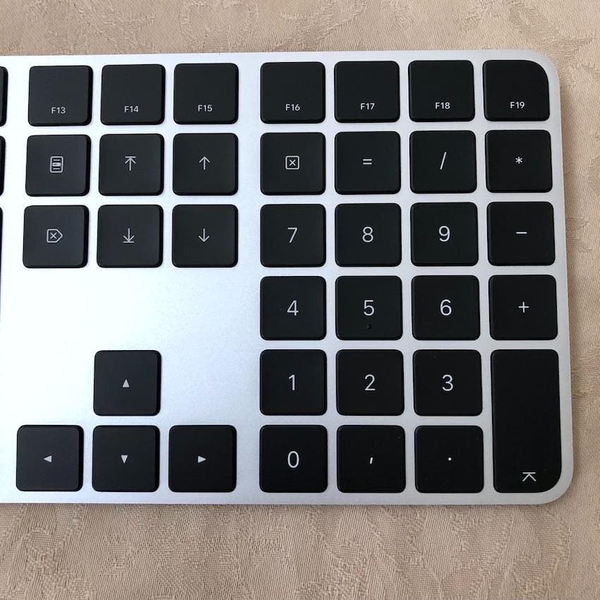 極上優良品｜USB-C｜ブラック｜Touch ID｜Magic Keyboard