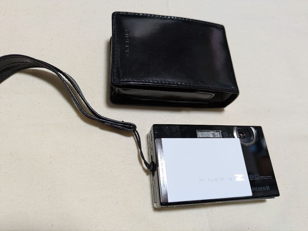 富士フイルム　デジタルカメラ FinePix Z100 fd ホワイトブラック
