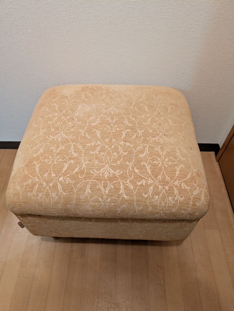 ローラアシュレイ　オットマン　スツール