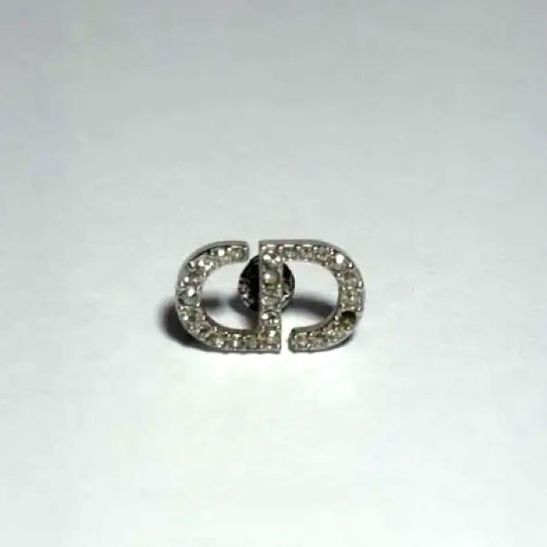 Dior ピアス　ディオール　スタッドピアス