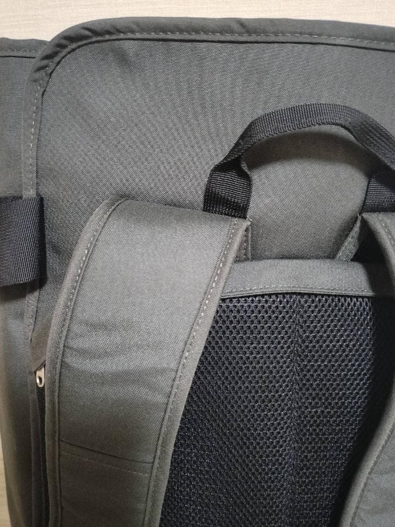 ☆美品　ガーメントバックパック2 リュックサック Henty　レインカバー