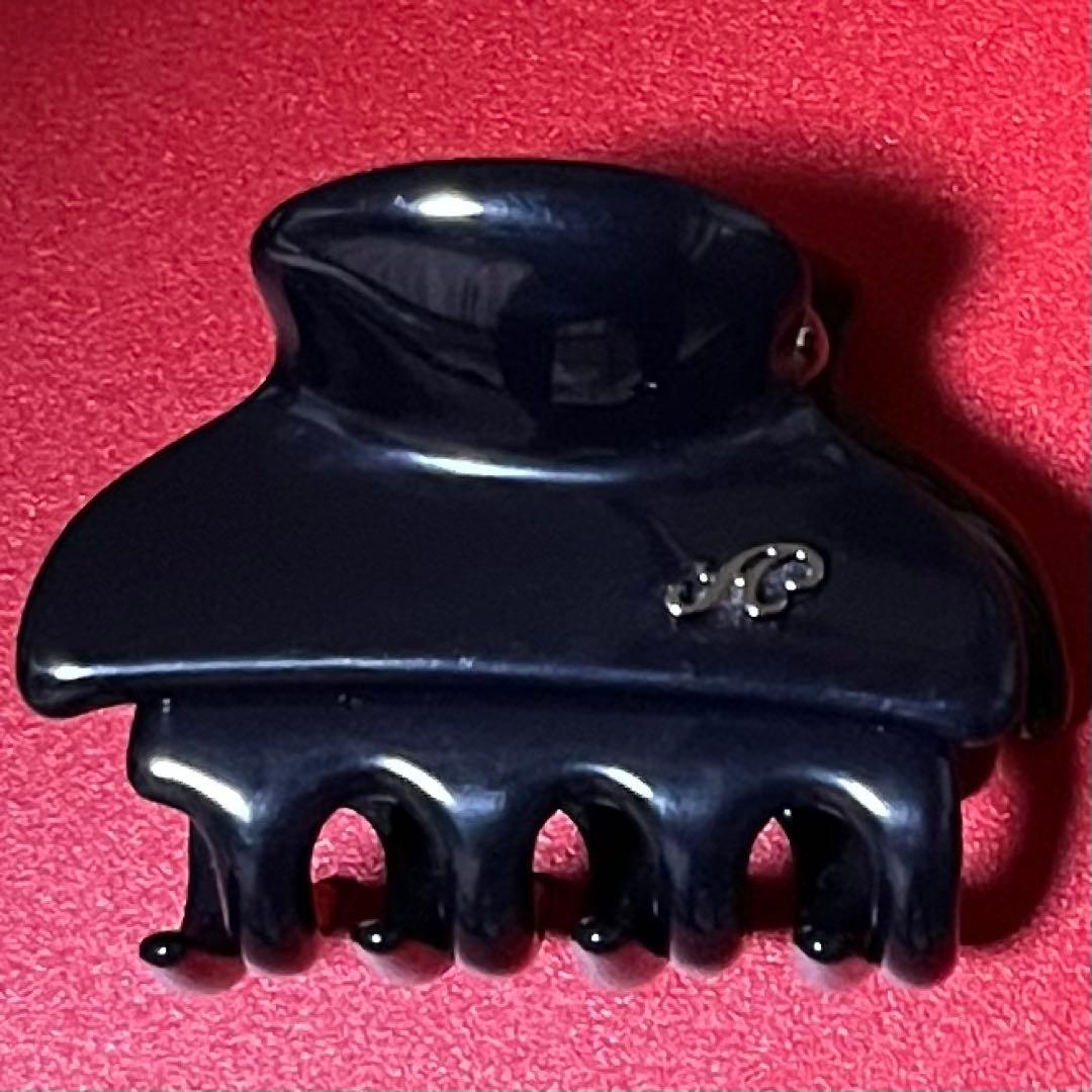 ACCA ヘアクリップ　大・小　ブラック　足1本欠あり