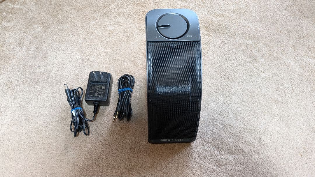 MIRAI SPEAKER Mini 本体と付属品