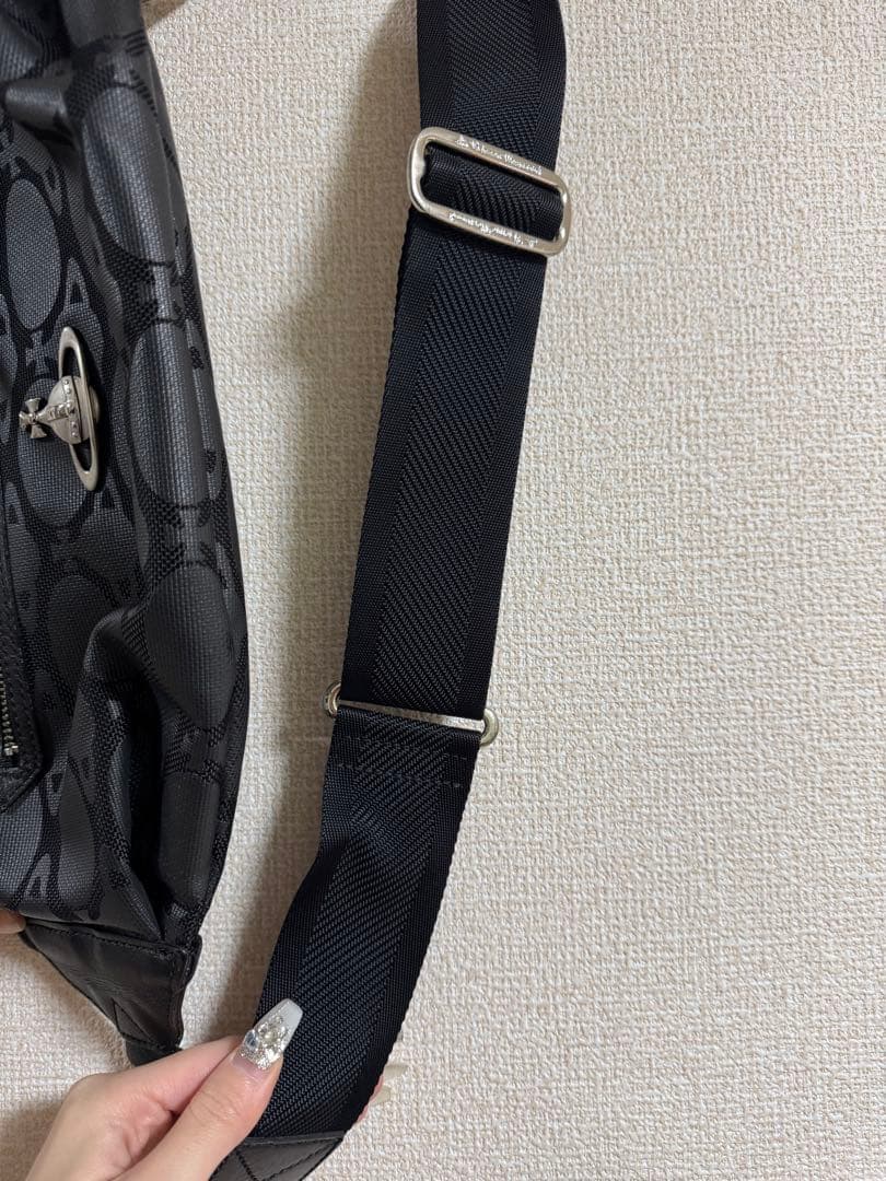 ヴィヴィアンウエストウッド ボディバッグ