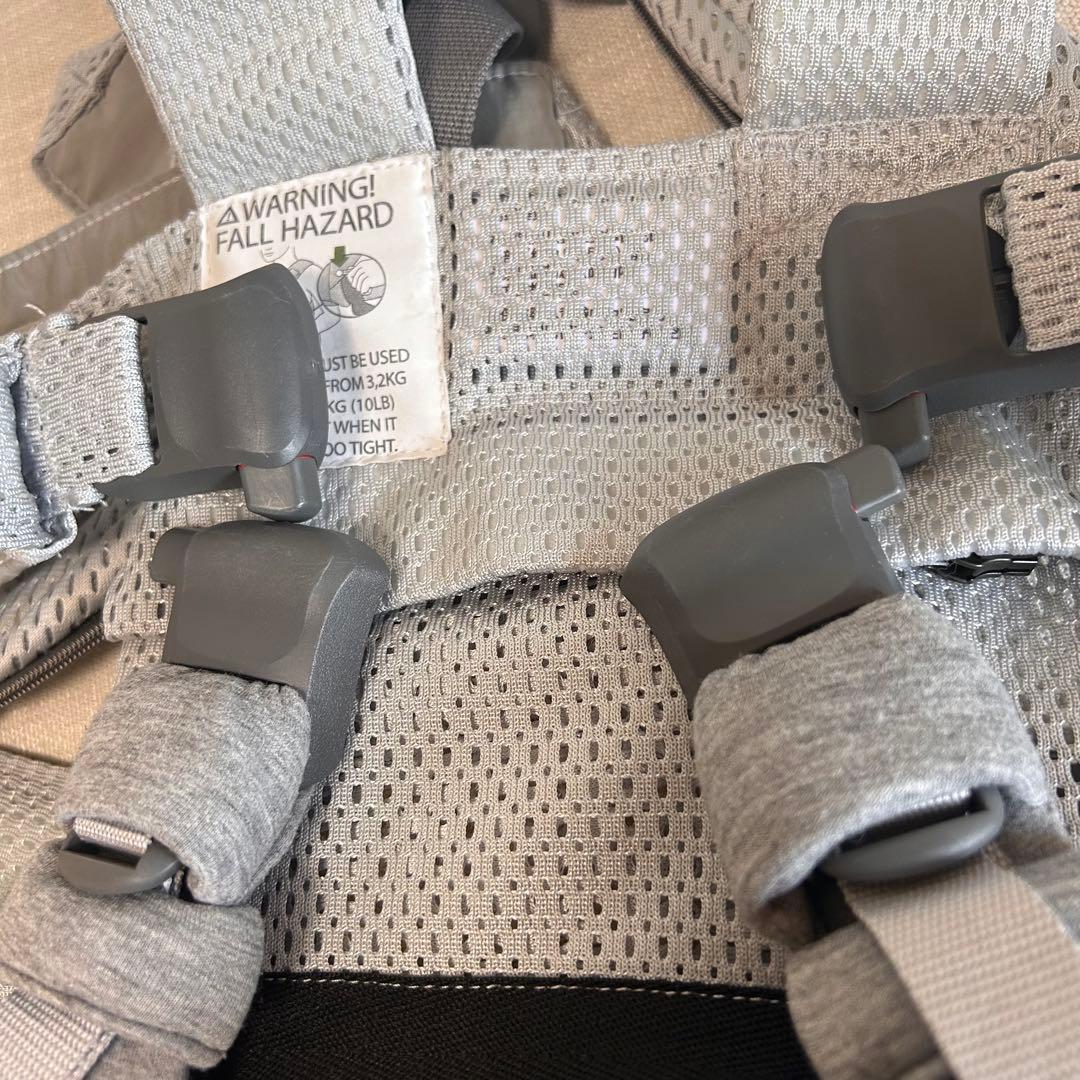 ベビービョルン ハーモニー シルバー　よだれパッド付き