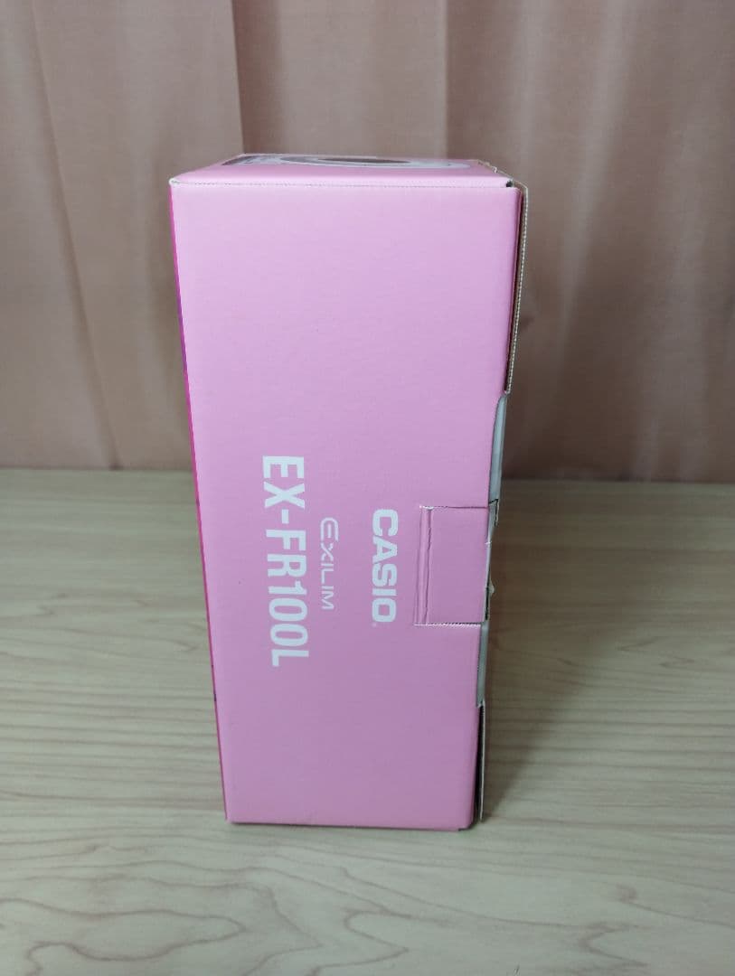 未使用　CASIO EXILIM EX-FR100L PK ピンク デジカメ