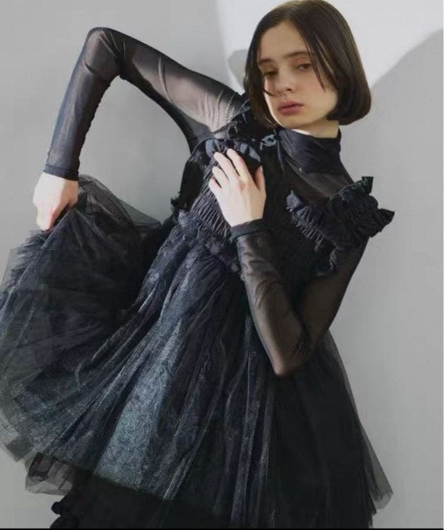 perna ペルナ　フリルチュールワンピース　ブラック