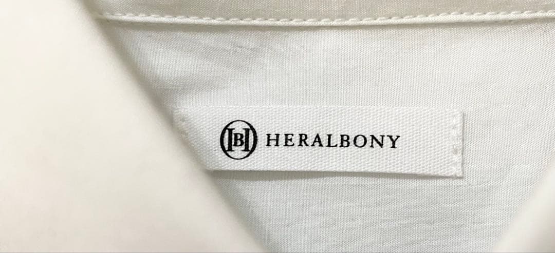 美品ヘラルボニーレギュラーカラーシャツ「blue brush-mm2025」