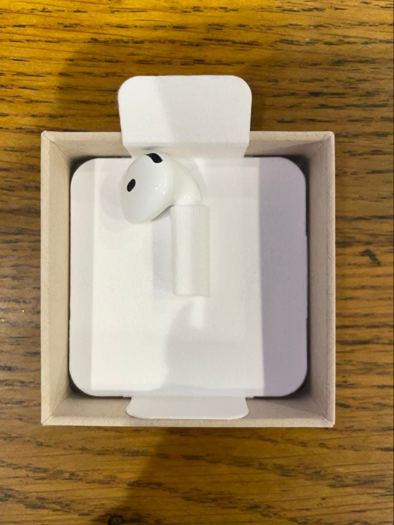 [純正品] AirPods 4 右耳 新品未使用