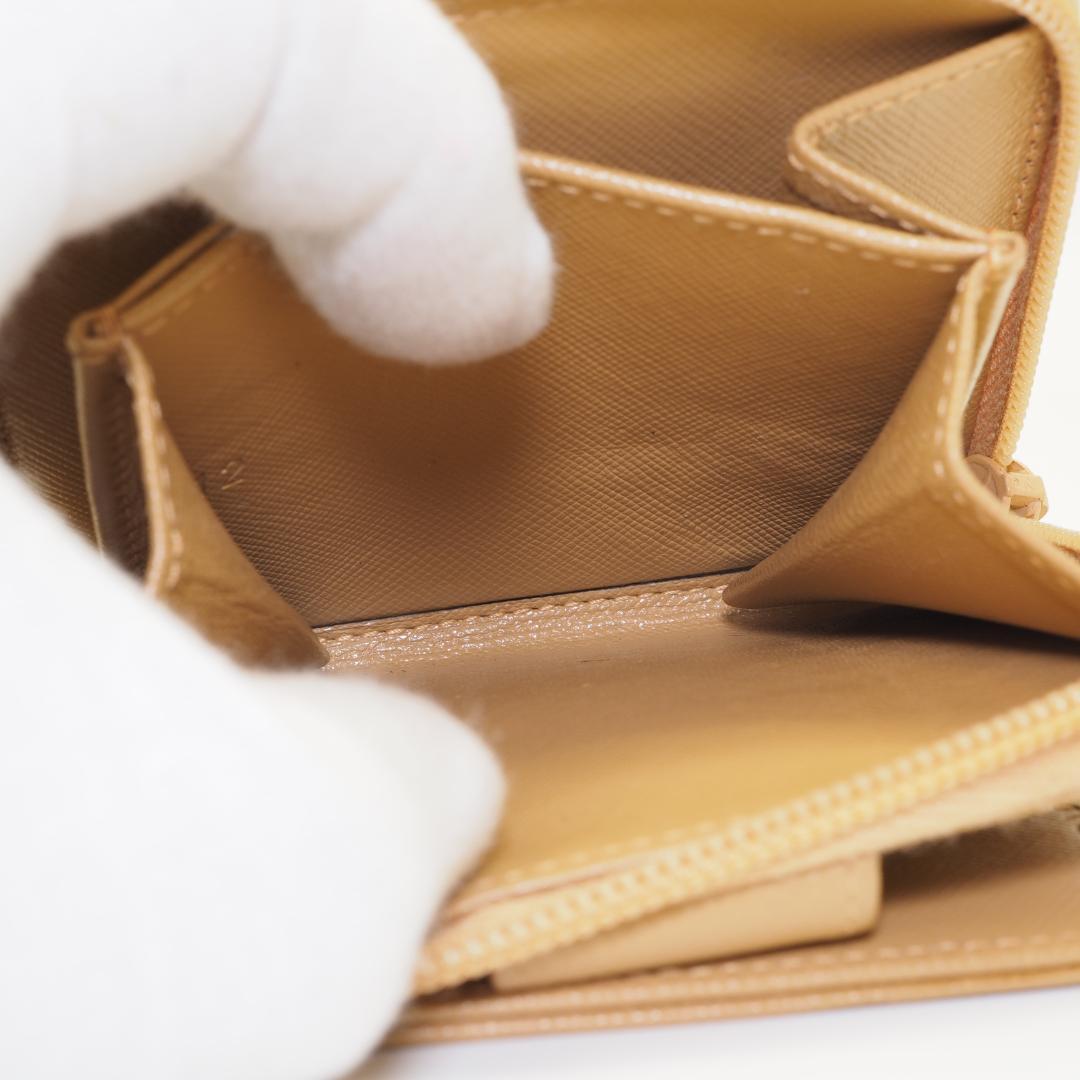 【美品】PRADA プラダ 二つ折り財布 サフィアーノ ラウンドファスナー