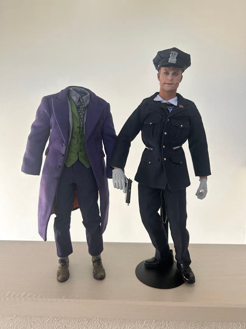 ホットトイズ　ジョーカー　警官バージョンとパープルコート素体 フィギュア