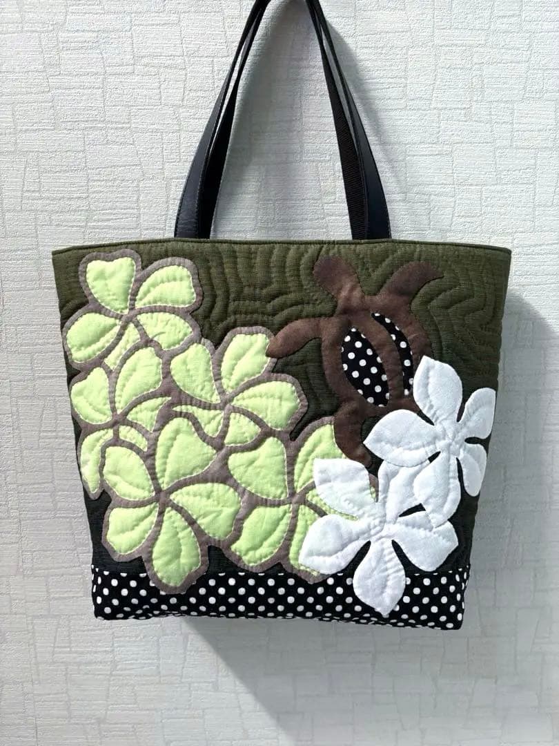 ハワイアンキルトバッグ　　プルメリア&ホヌ　オリーブグリーン