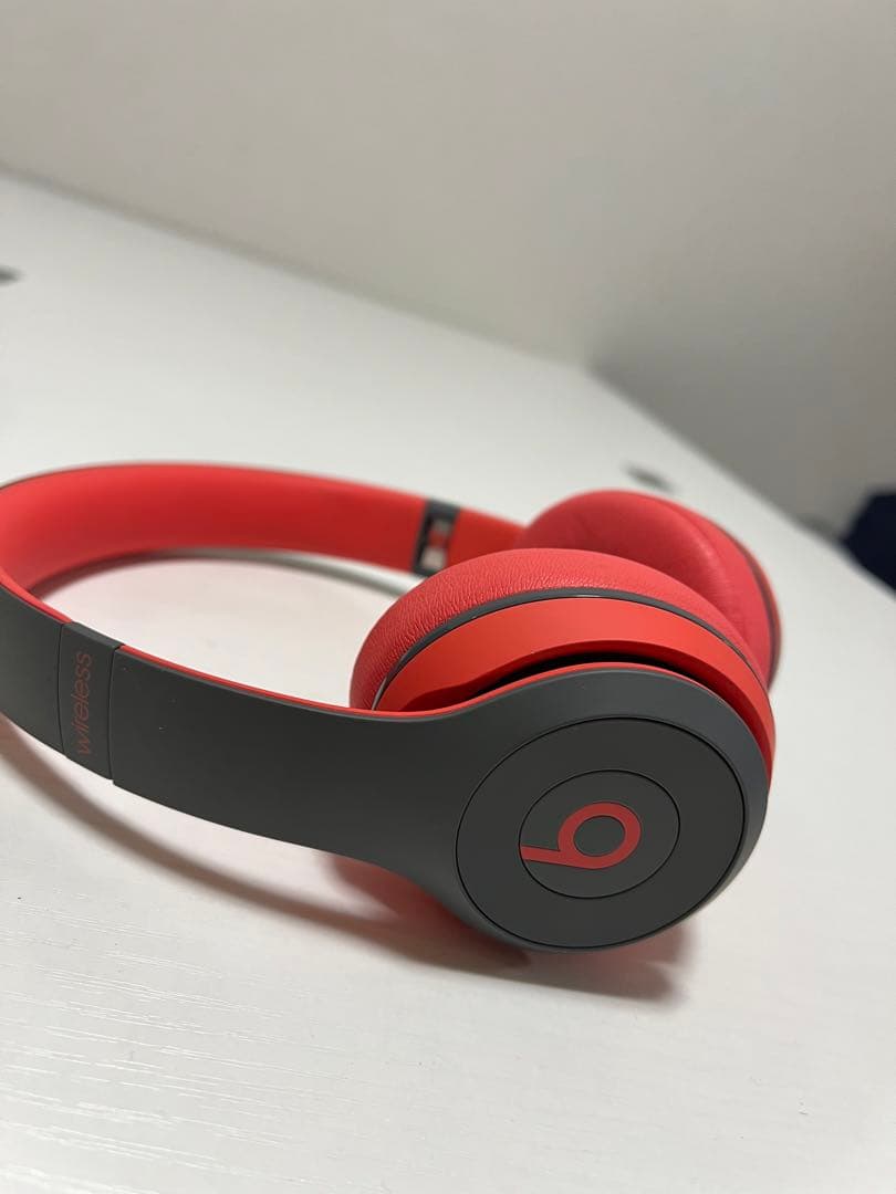 Beats Solo2 wireless レッド&グレー 限定カラー