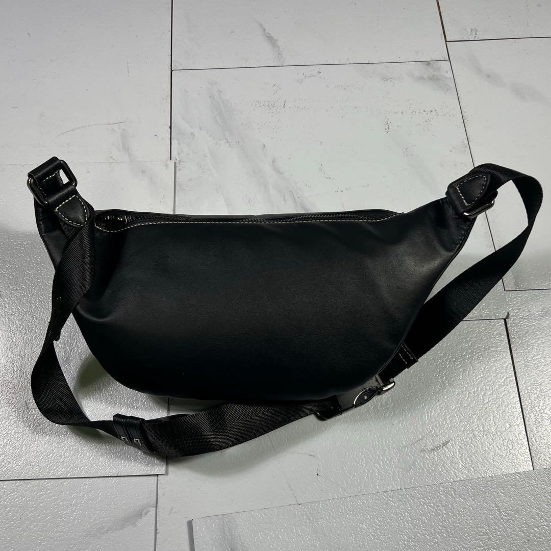 希少 COACH コーチ レキシー ボディーバッグ シグネチャー メンズ