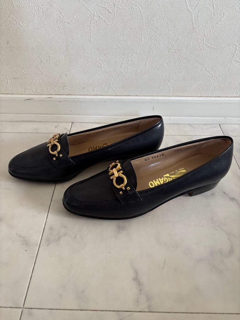 SalvatoreFerragamo 6 1/2 RAMONAレザー ローファー