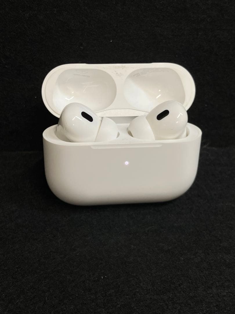 AirPods Pro（第2世代 後期/USB-C Type-C） ケース付き