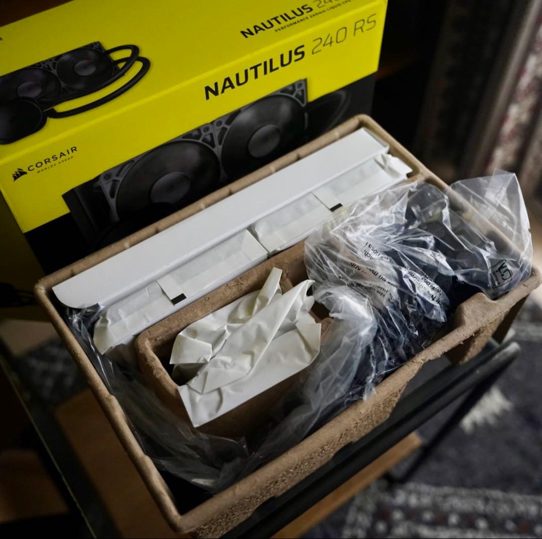 PC用ファン・クーラー CORSAIR NAUTILUS 240 RS