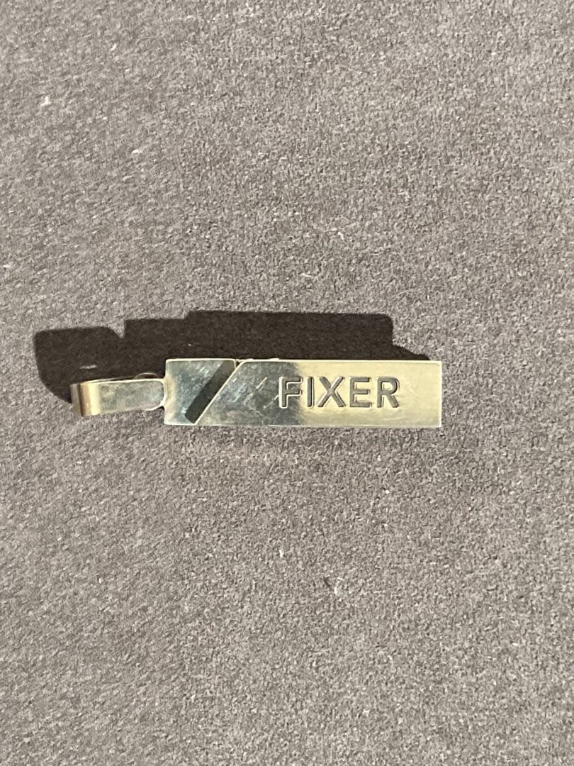 NEON FIXER コンパスデザイン ネックレス