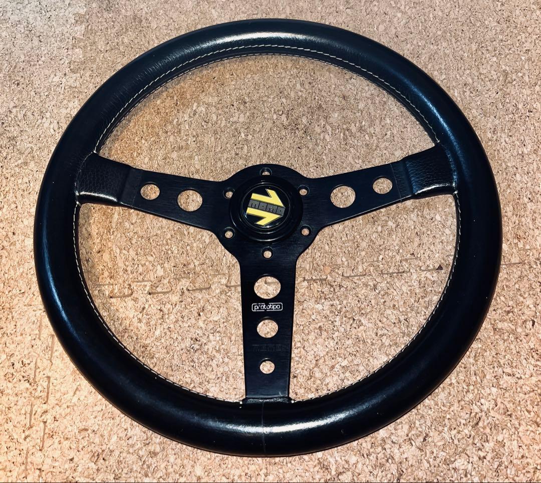 よ*し様 MOMO ステアリング prototipo 黒　レザー