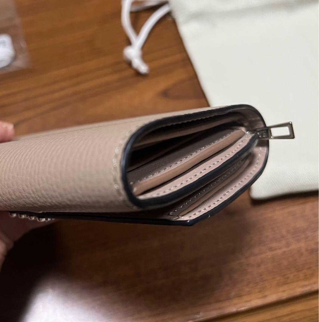 美品 ロエベLOEWEアナグラム バーティカルウォレット　サンド 三つ折り財布