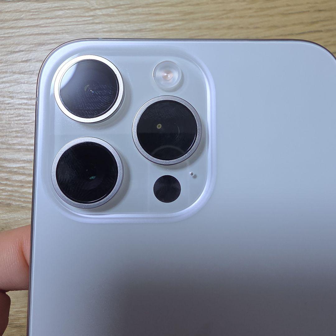 iPhone 15Pro maxホワイト 電池容量100% おまけ付