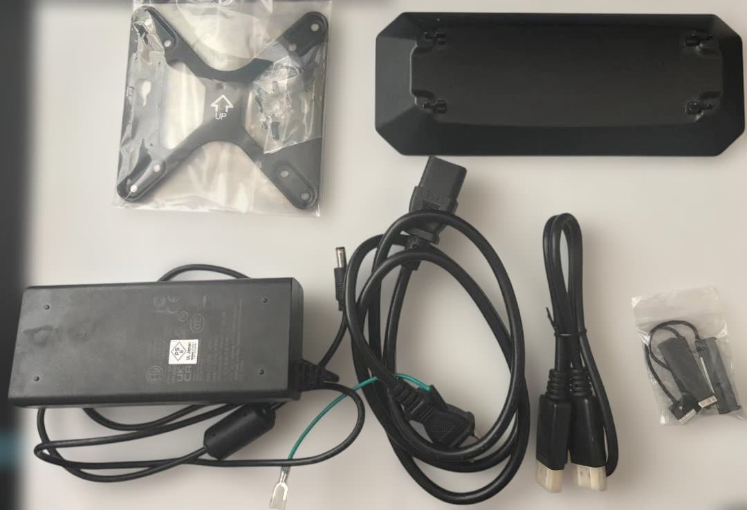 ミニPC Minisforum Elite Mini HX90