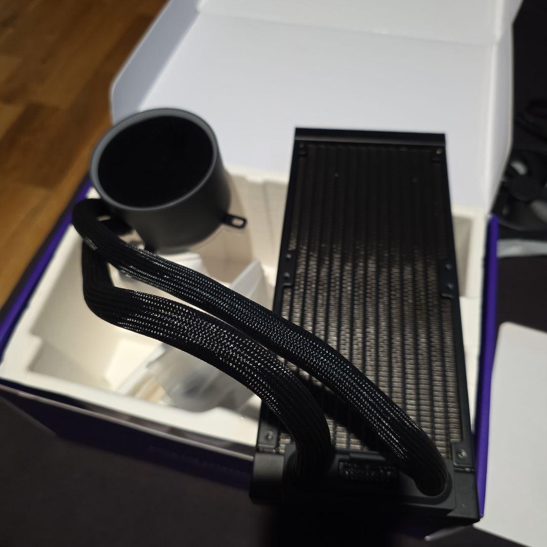 おまけ付き　NZXT KRAKEN ELITE 240 簡易水冷