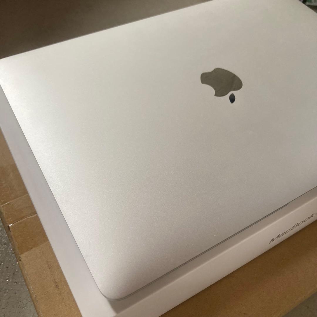 MacBook Air M1 2020 8GB 256GB 美品 おまけ付き