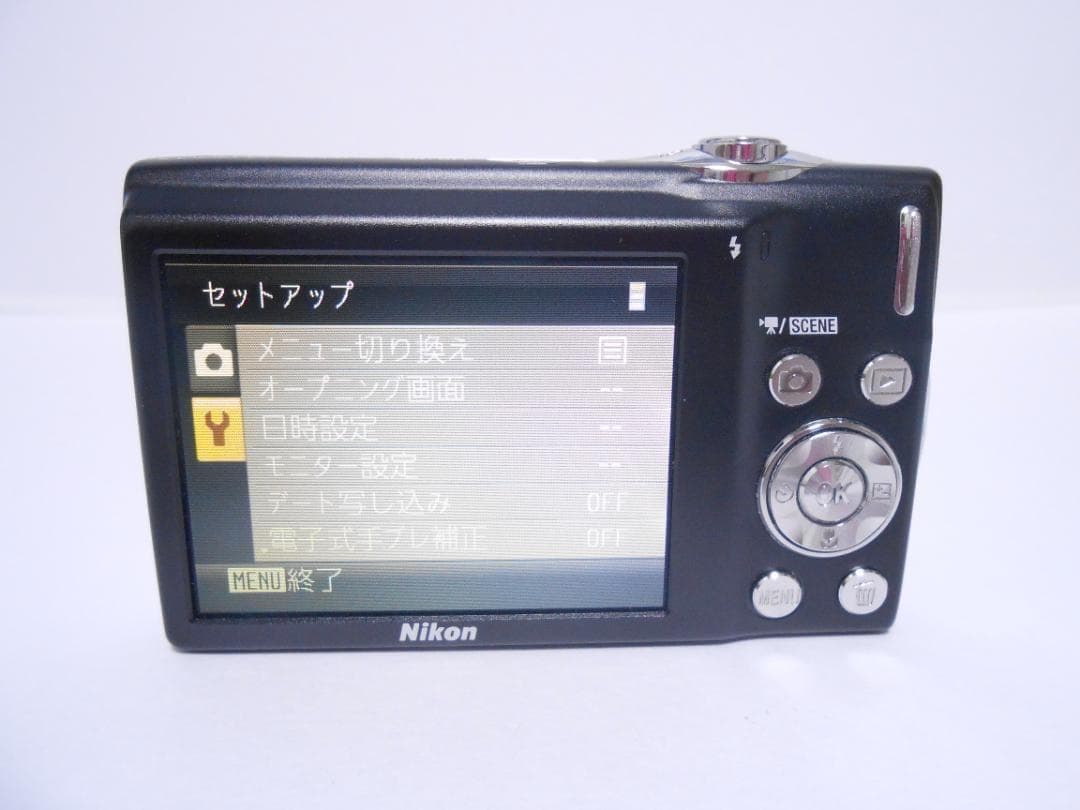 【お値下げ歓迎・美品】　Nikon COOLPIX S3000 シルバー