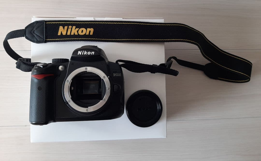 Nikon D5000ダブルズームキット　デジタル一眼レフ　収納バッグ