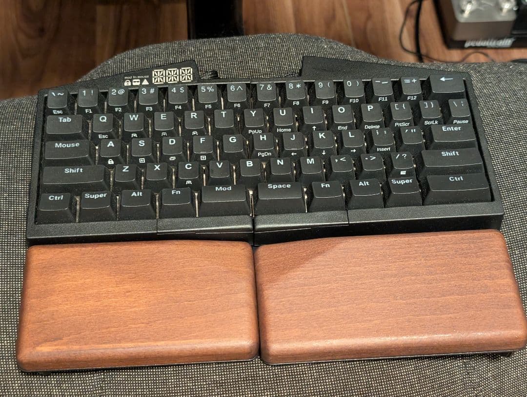 キーボード Ultimate Hacking Keyboard 60 v2