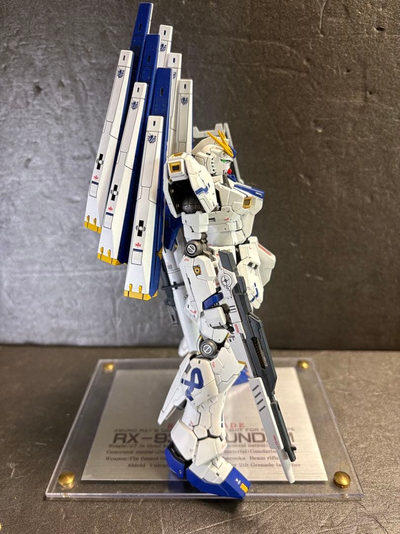RG RX-93νガンダム 九龍版全塗装済完成品 クーロン九龍ガンダム