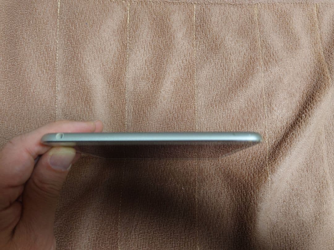 ipad　mini4 128g　wifi　モデル　　バッテリー100％　交換済み