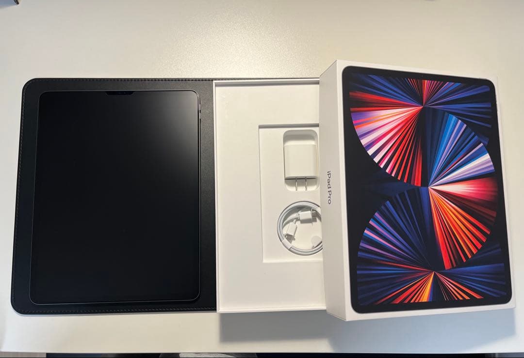 iPad Pro 12.9インチ 1TB 第5世代＋pitakaMagEZケース